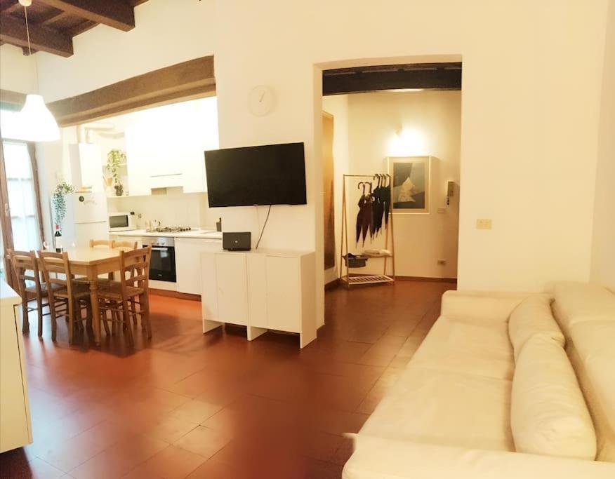 Cozy Near Train Station Apartamento Florencia